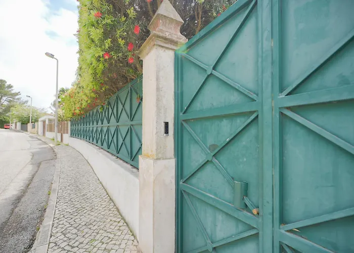 Mbird Riviera Flat 2 Apartman *